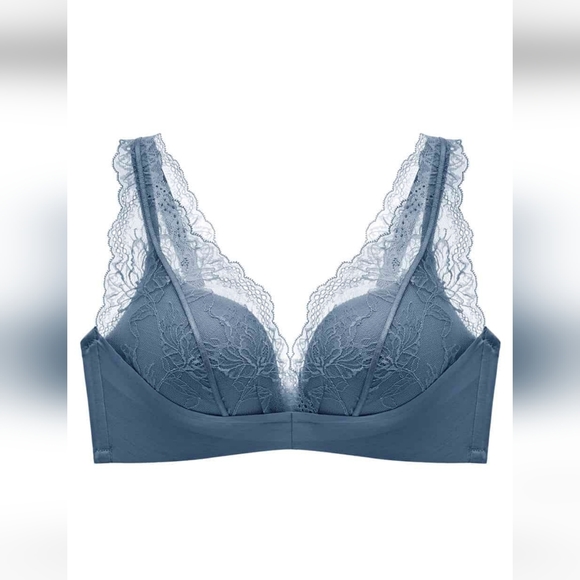 The UpLift Wireless Plunge Lace Bra - Picture 2 of 8